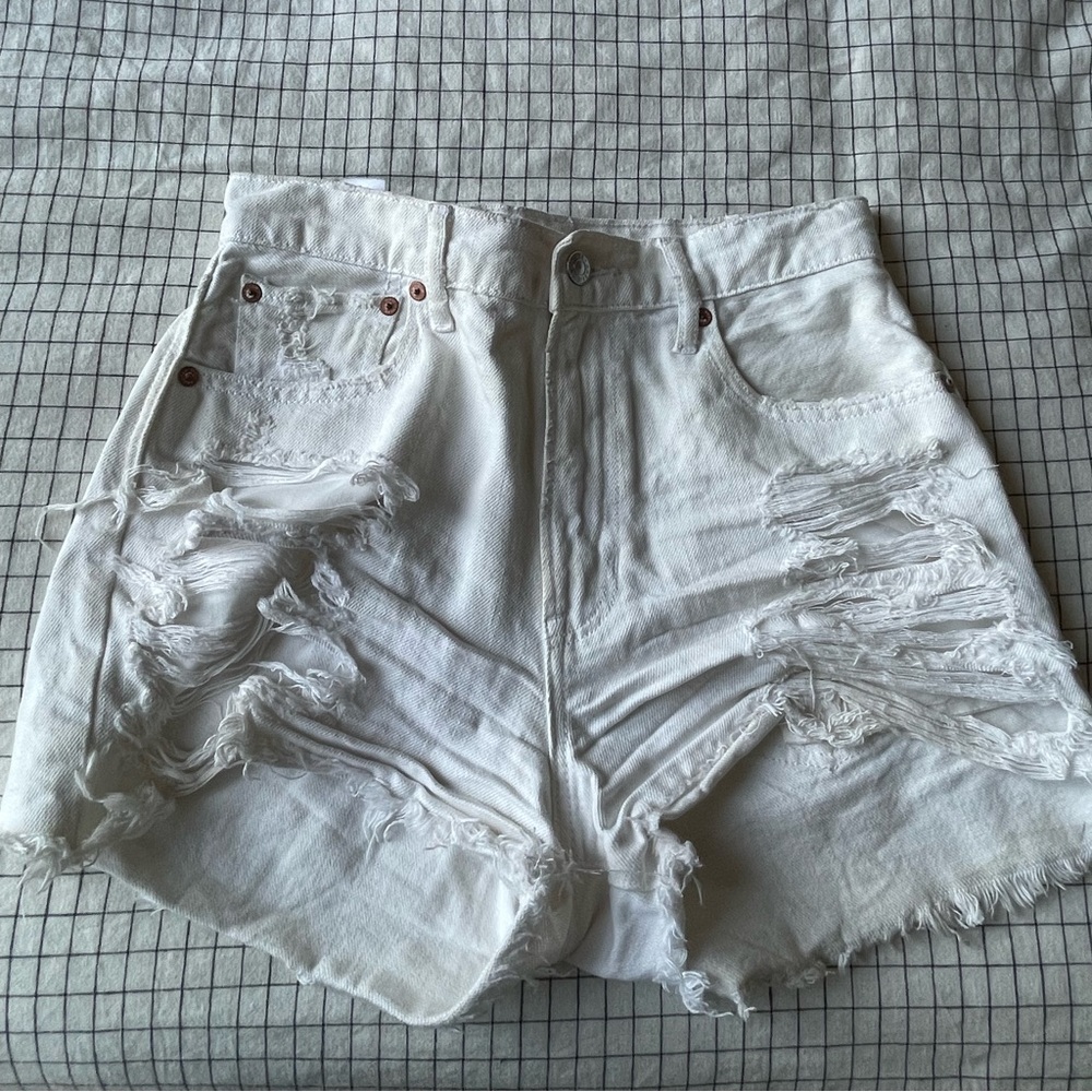 American Eagle 90’s boyfriend shorts